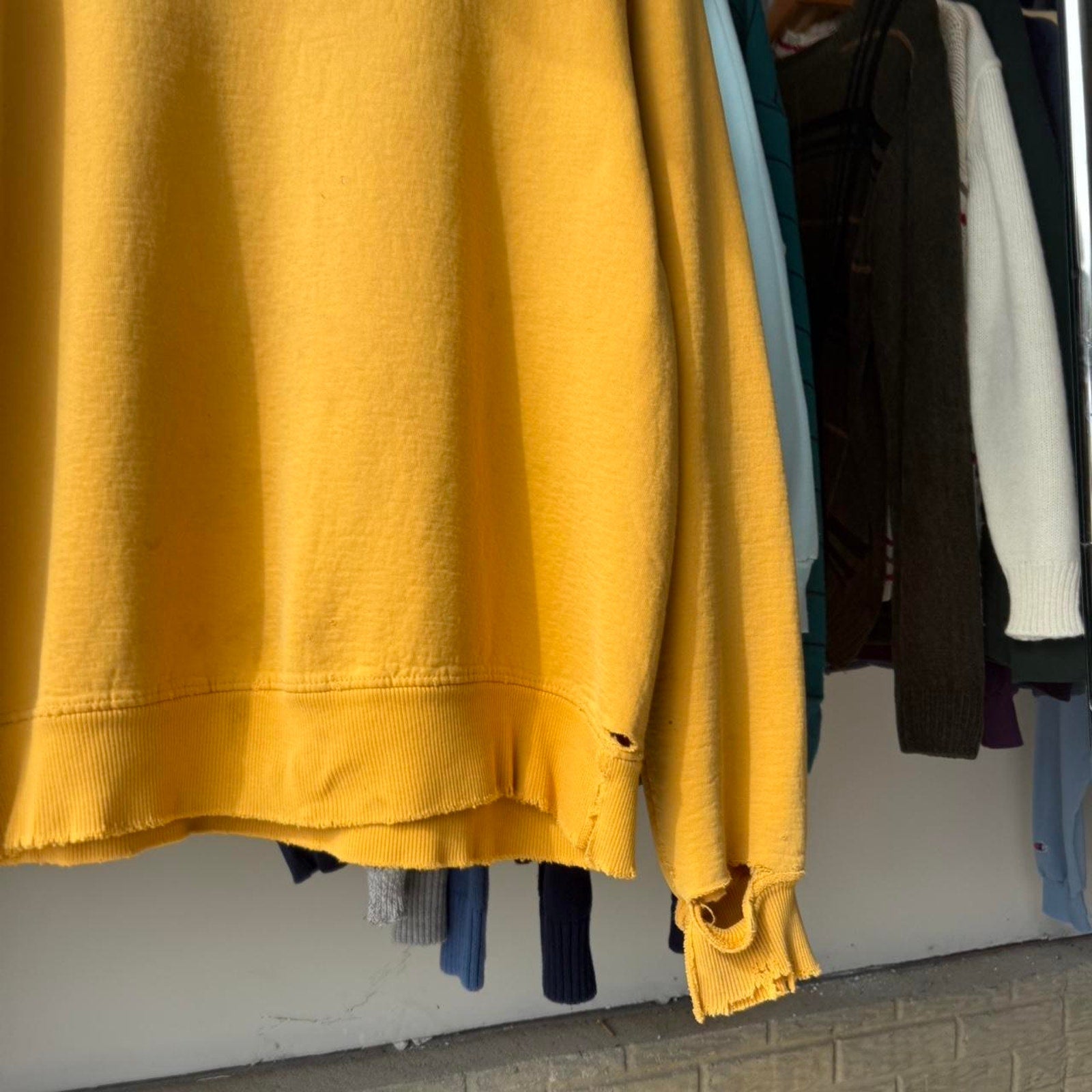 Beautifully distressed 90s champion crewneck M