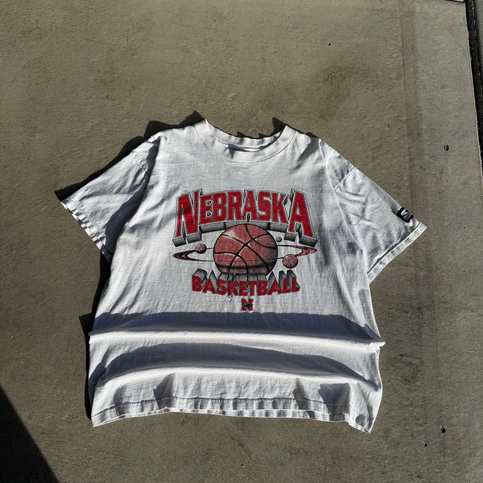 90s NEBRASKA BASKETBALL SPACE SPORTS TEE X-L