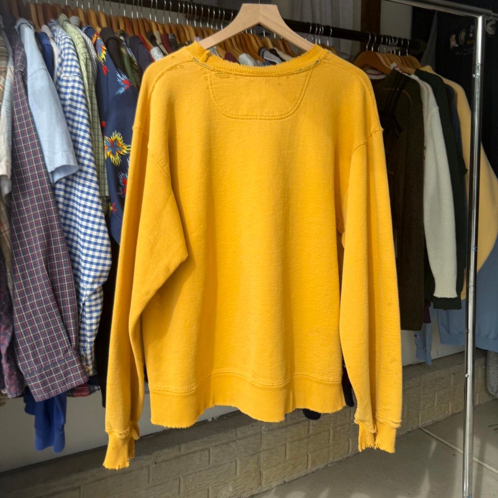 Beautifully distressed 90s champion crewneck M