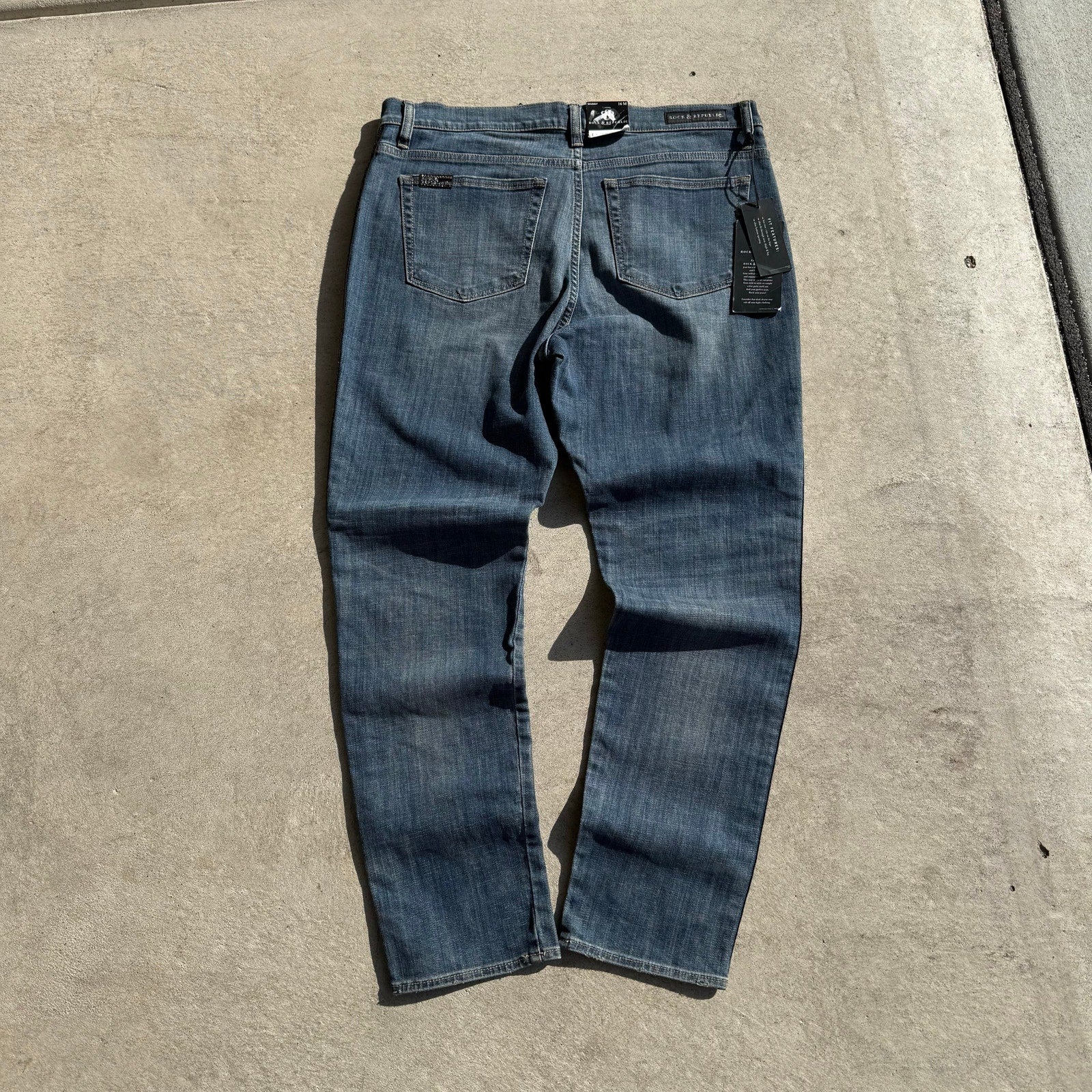 Y2K DEADSTOCK ROCK AND REPUBLIC WOMENS JEANS 16