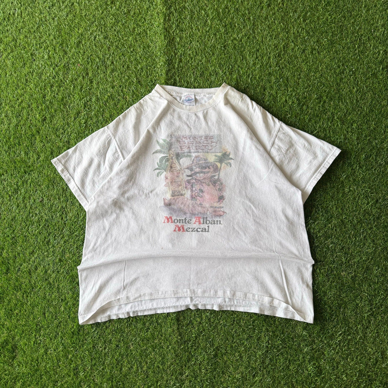 Y2K Montes Beach Party Graphic Tee X-L