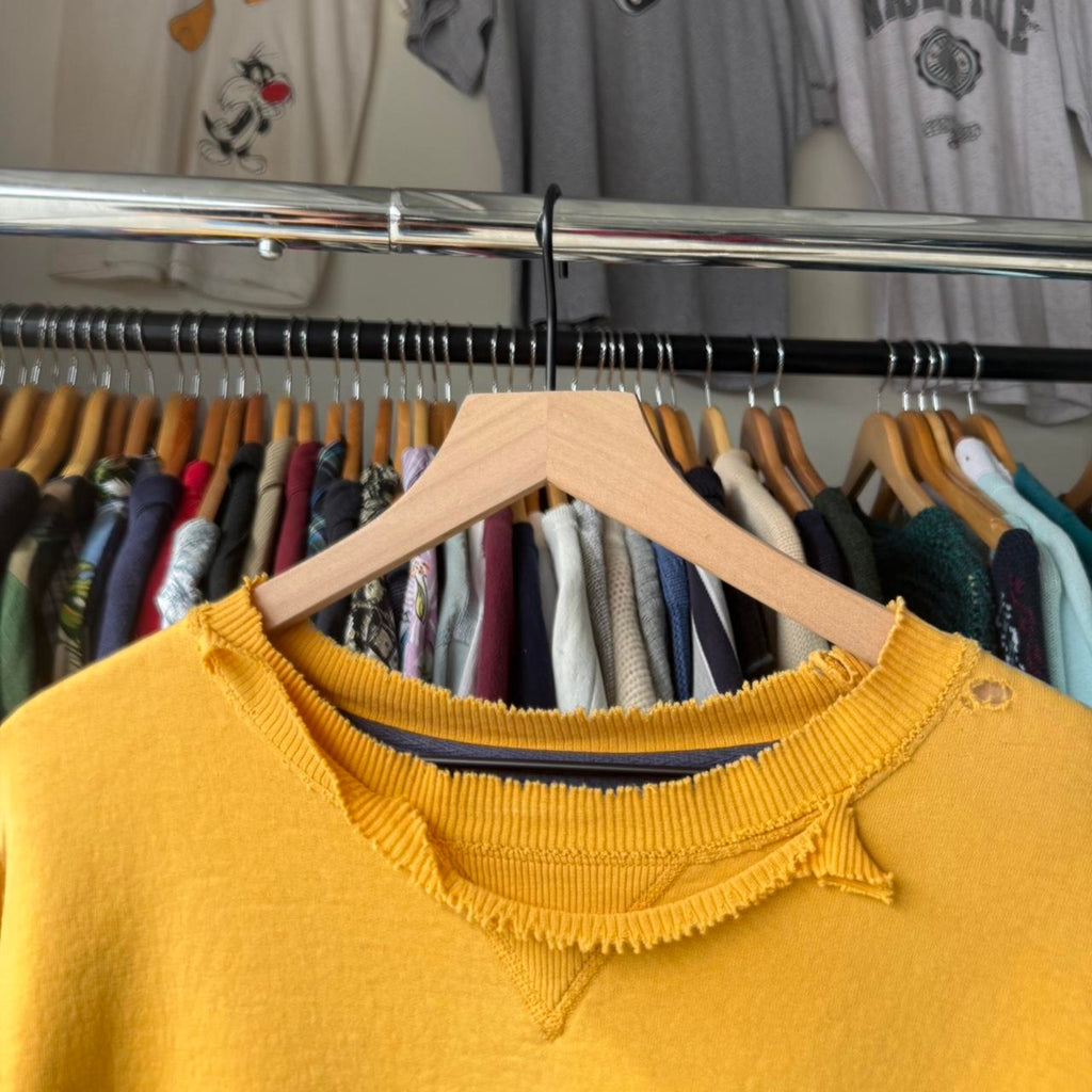 Beautifully distressed 90s champion crewneck M