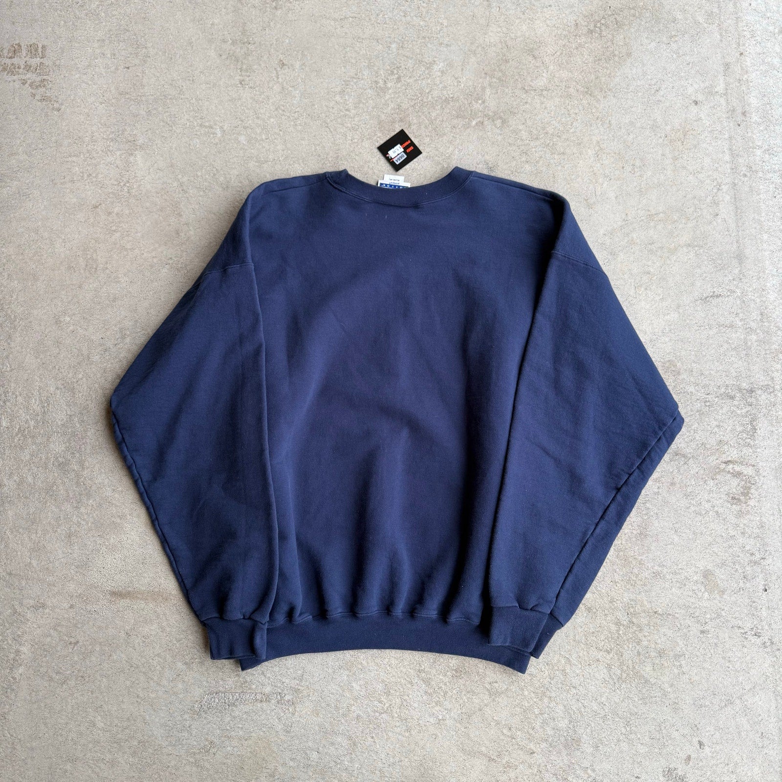 Y2K CITY OF REDWING BLANK NAVY CREWNECK X-L