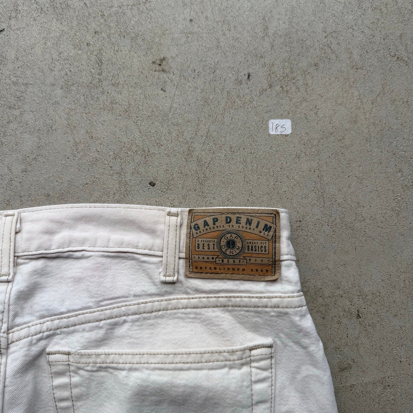 Y2K Mens Light Tan Loose Fit Gap Bermuda Jorts 36