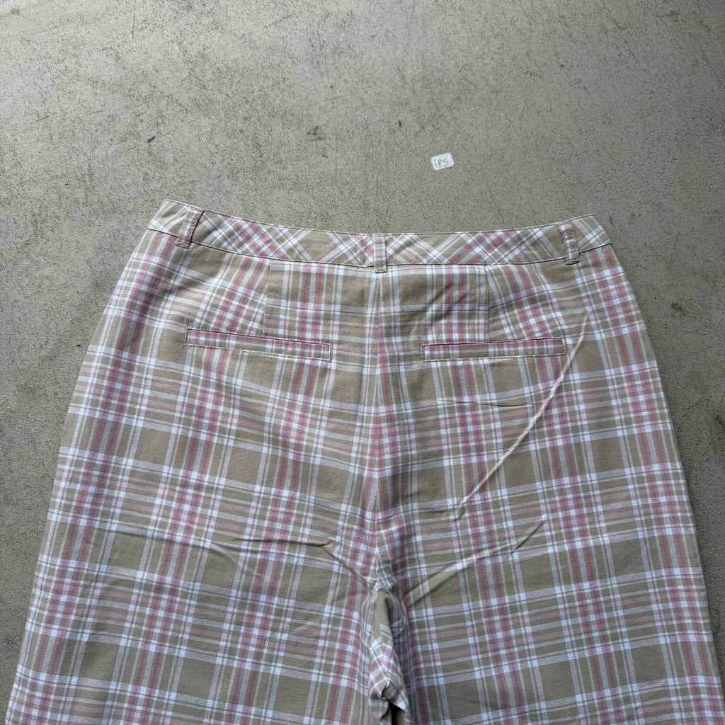 Women's Baggy AppleSeed Perfect Pair Of Cream And Pink Plaid Shorts 8