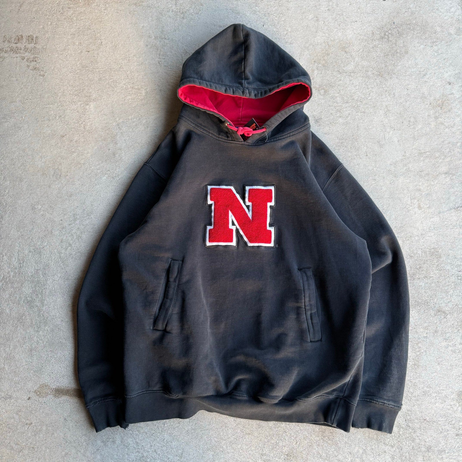 90s NEBRASKA BLACK VASITY HOODIE M