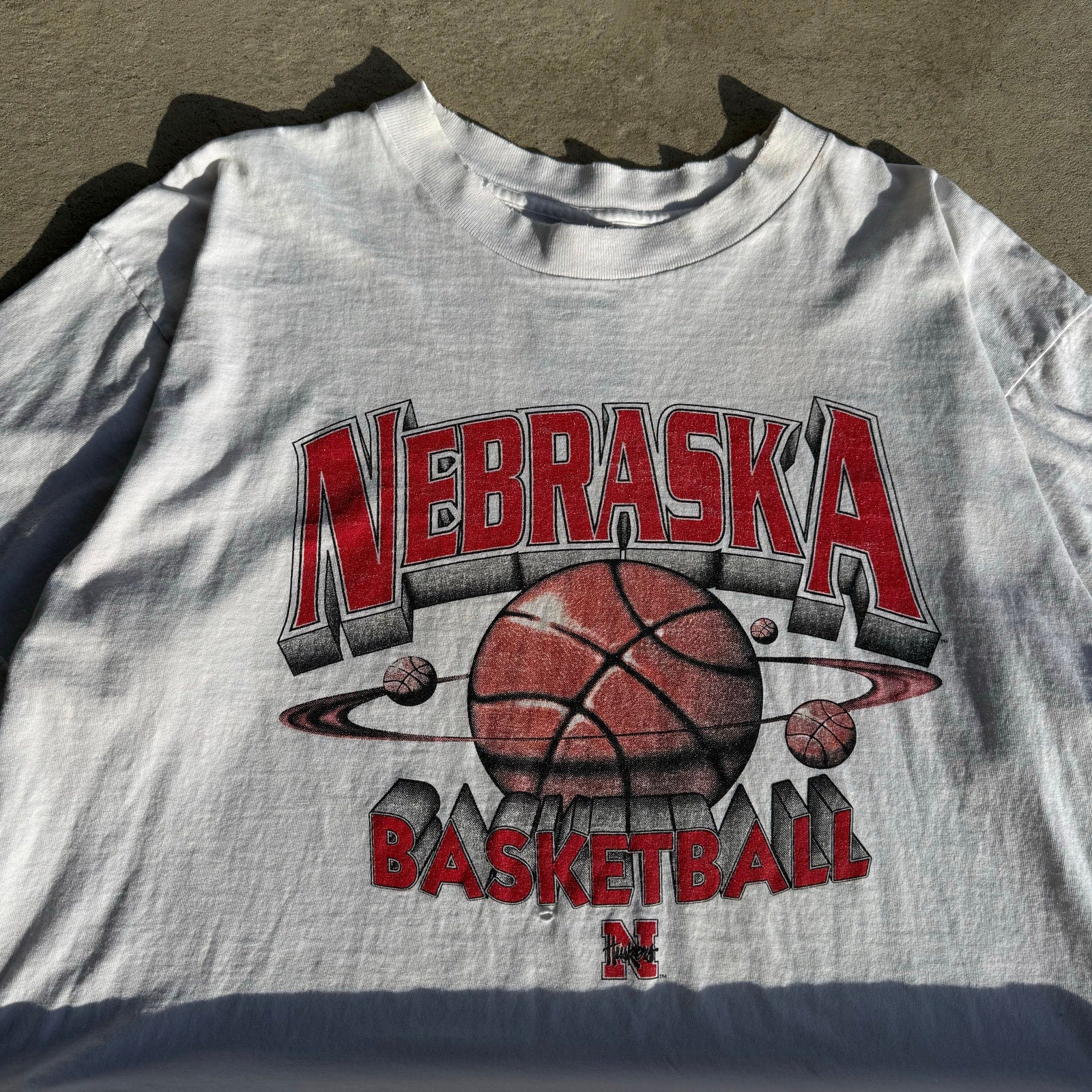 90s NEBRASKA BASKETBALL SPACE SPORTS TEE X-L