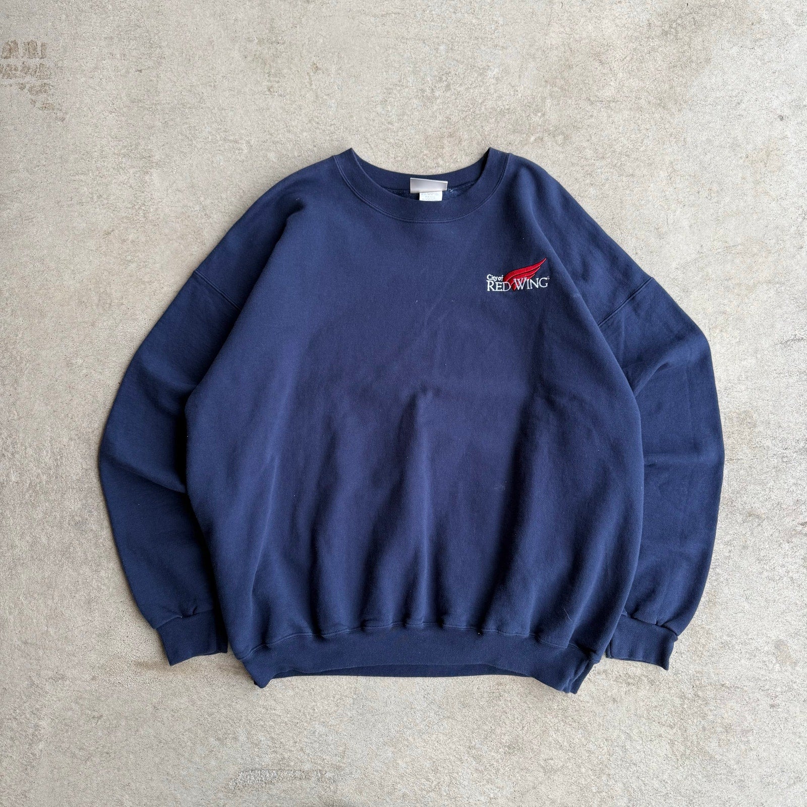 Y2K CITY OF REDWING BLANK NAVY CREWNECK X-L